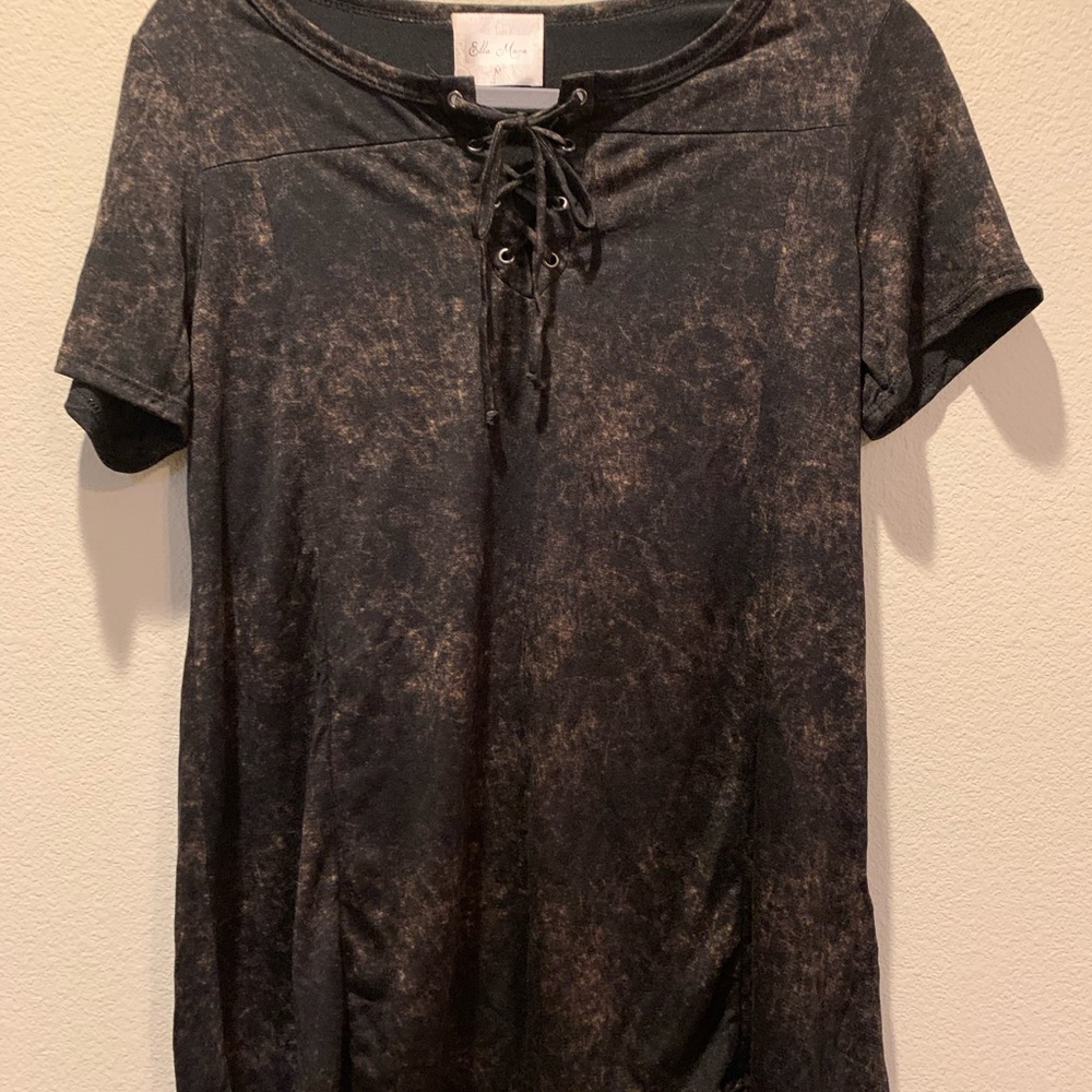 NWT Woman’s Medium Black Washed Shirt